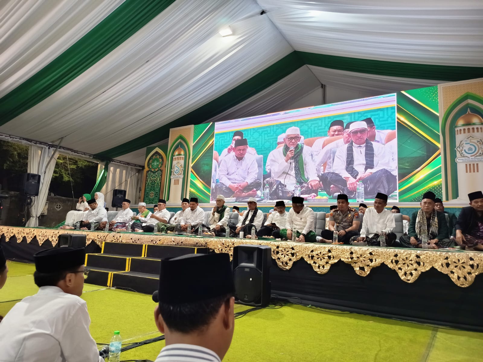 Jelang Muktamar ke-35 NU, Ribuan Santri Gelar Istighosah Akbar